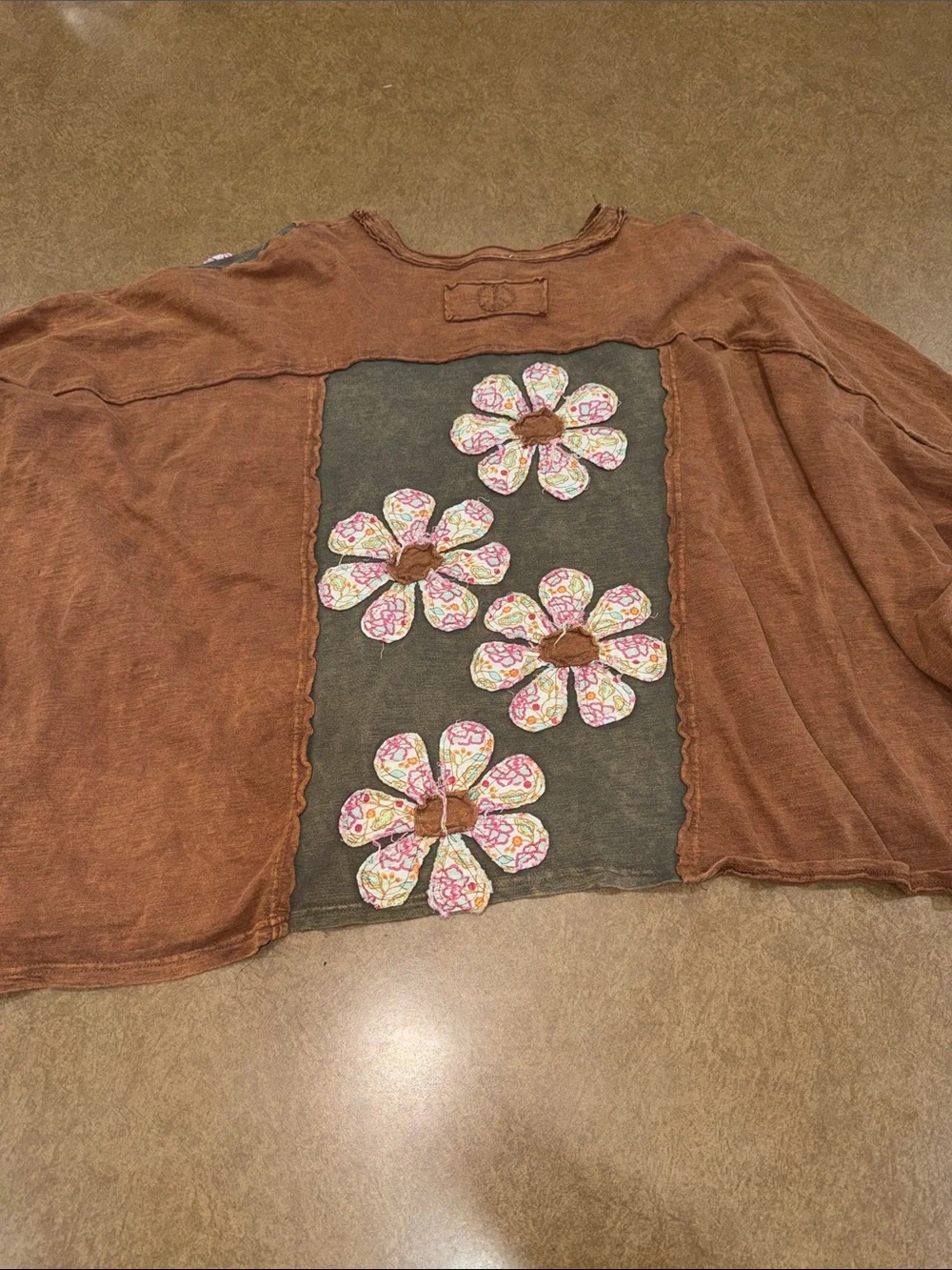 Blue Velvet Women's•OVERSIZED• Rust Floral Appliqué Short Sleeve Top 100% Cotton - Picture 7 of 10